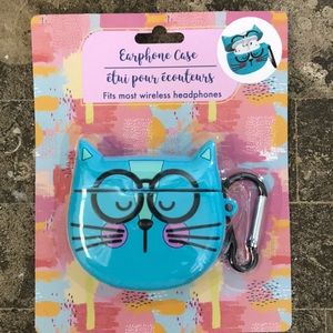 Earphone kitty case